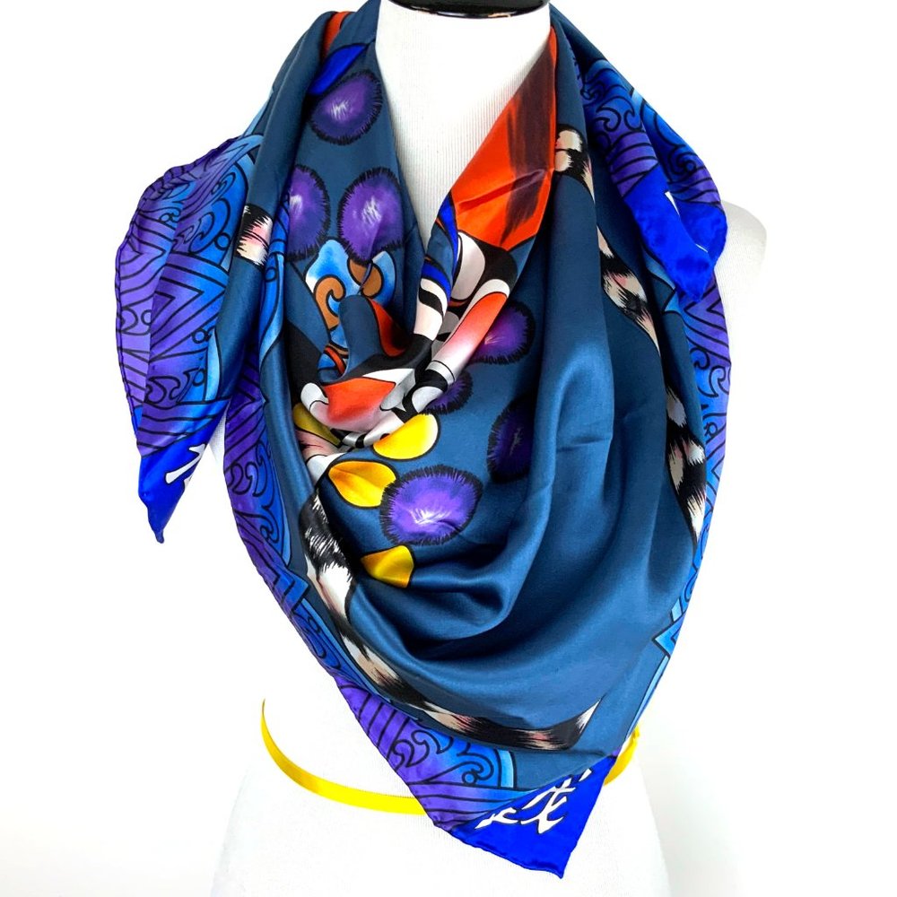 New Vintage 1990s Huali Chinese Opera Print Large Silk Scarf Sz 41" X 41" - Picture 4 of 16